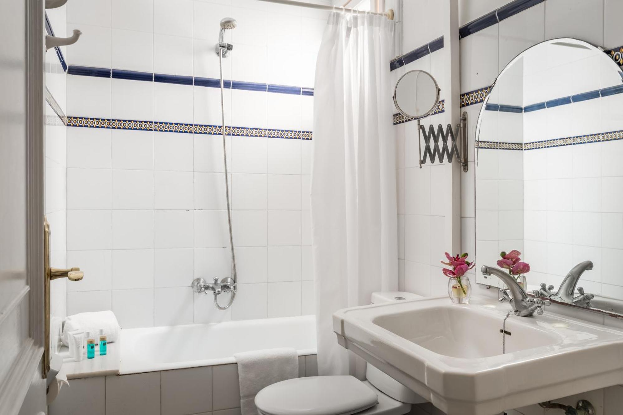 Hotel Medium Renaixenca シッチェス エクステリア 写真